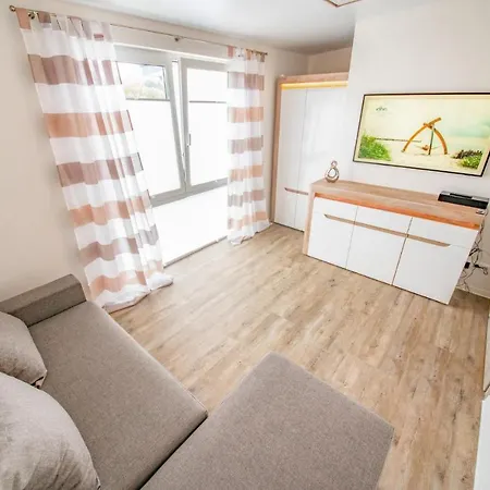 Baltic Village 펜션 담프